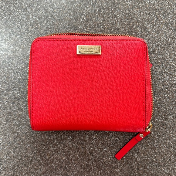 Kate Spade Laurel Way Darci Hot Chili Wallet. Zip Closure. - Picture 1 of 9